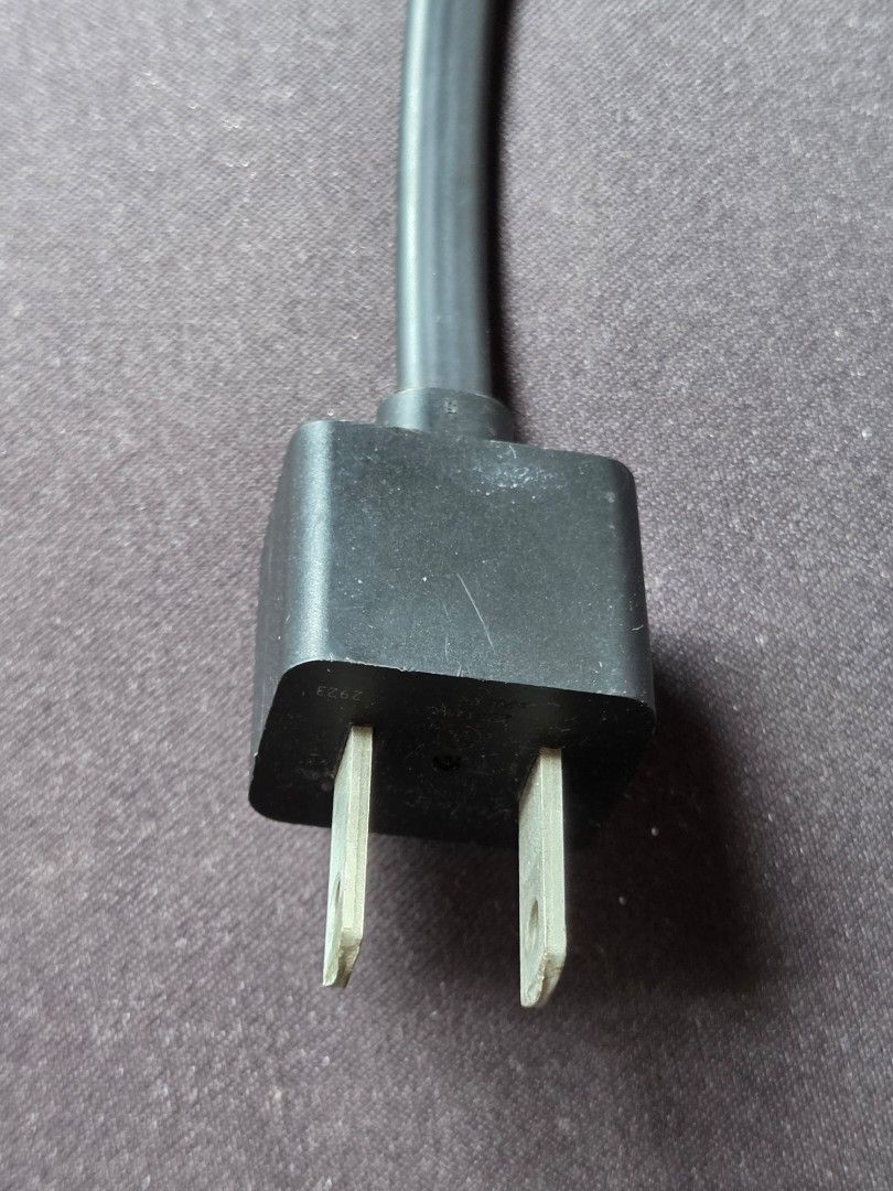 Microsoft Surface 127W Power Supply460166819794790402