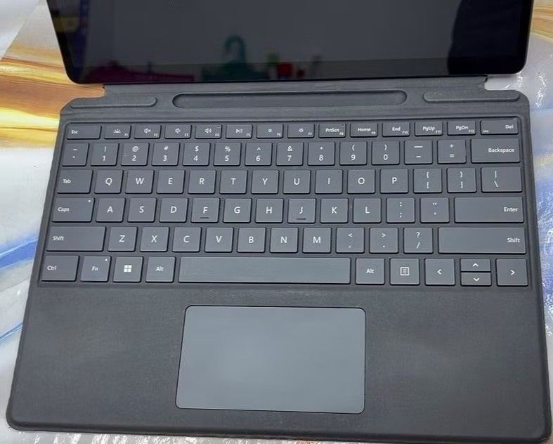 Microsoft Surface Pro with Keyboard460275176535511040