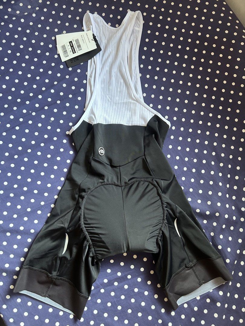Monton Cycling Bib Shorts Small (Category: Bicycles) located in Quezon City. Submitted by adarpgaming (Listing ID 1439116810, Image 2). Description: Brandnew!! Rush price!! fix po Wrong size delivered Size Small Asia Pickup or lalamove/J&T : Kamias Quezon City .