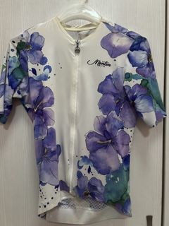 (Category: ) located in . Submitted by wardrobe2 (Listing ID 1439159441, Image 1). Description: .