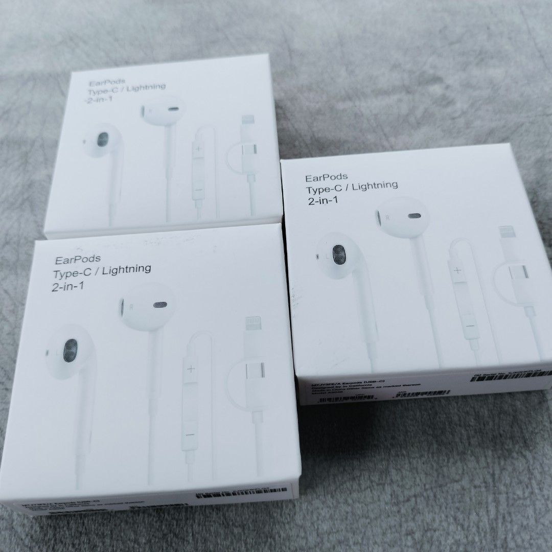 New Original Apple Earpods Type C/Lightning 2-1 (Category: Headphones & Headsets) located in Manila. Submitted by itsmekiahtaidgads (Listing ID 1439102868, Image 2). Description: New Original Apple Earpods Type C/Lightning 2-1 Compatible to All Apple's Devices with Type C and lightning Port like Iphone 7-14 Series, IPhones 15-17 Series, I-pod,Macbook, Ipad, Etc. Also availabl2 •Audio Jack 3.5mm Universal Earpods •Lightning ⚡️ Earpods •USB-C for i