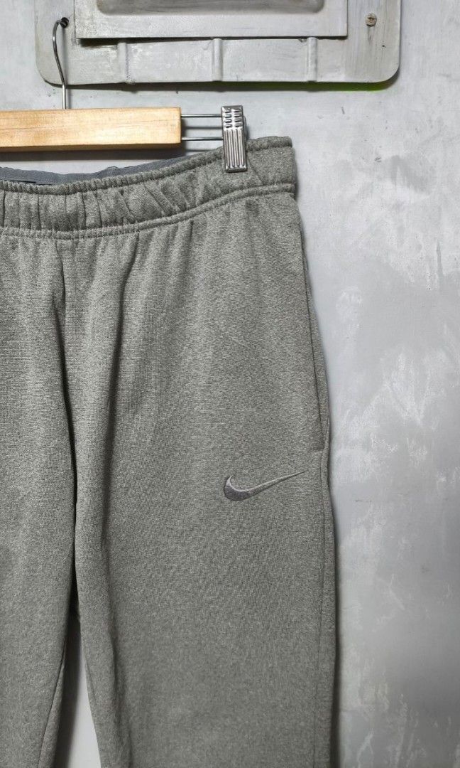 NIKE ATHLEISURE CASUAL PANTS (Category: Joggers) located in Calamba. Submitted by luckthriftph (Listing ID 1439214134, Image 1). Description: NIKE ATHLEISURE CASUAL PANTS SIZE: Medium WIDTH: 29-32 waist LENGTH: 35 inches COLOR RATE: 10/10 CONDITION: Like New ISSUE: No Issue PRICE: 499 PHP + SHIPPING FEE LOCATION: Calamba, Laguna 🌍 DM TO PURCHASE! 📩.