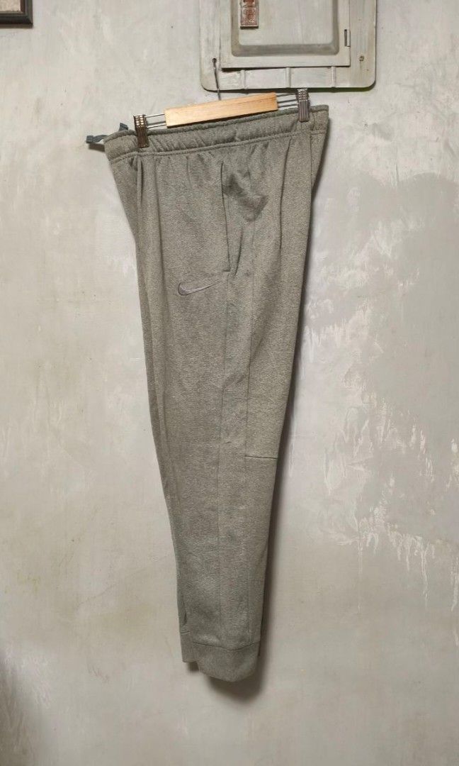 NIKE ATHLEISURE CASUAL PANTS (Category: Joggers) located in Calamba. Submitted by luckthriftph (Listing ID 1439214134, Image 3). Description: NIKE ATHLEISURE CASUAL PANTS SIZE: Medium WIDTH: 29-32 waist LENGTH: 35 inches COLOR RATE: 10/10 CONDITION: Like New ISSUE: No Issue PRICE: 499 PHP + SHIPPING FEE LOCATION: Calamba, Laguna 🌍 DM TO PURCHASE! 📩.