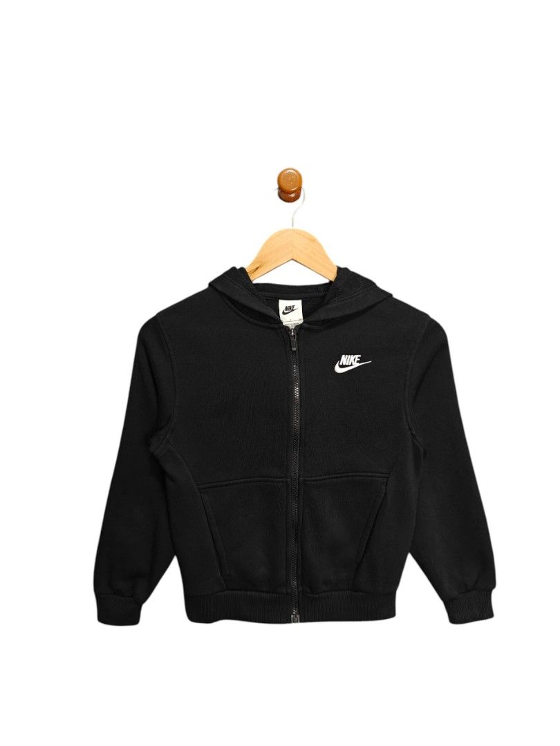 SALE ❗Nike Black Zip-Up Hoodie (Category: Babies & Kids Fashion) located in Alaminos. Submitted by epargne (Listing ID 1439089172, Image 1). Description: Nike Black Zip-Up Hoodie Condition: Excellent ! Color rate: 9.5/10 Size: 5-9 Yrs Old Measurement: ⬇️⬇️⬇️ Length' 20 'Width' 16 Issue: None.