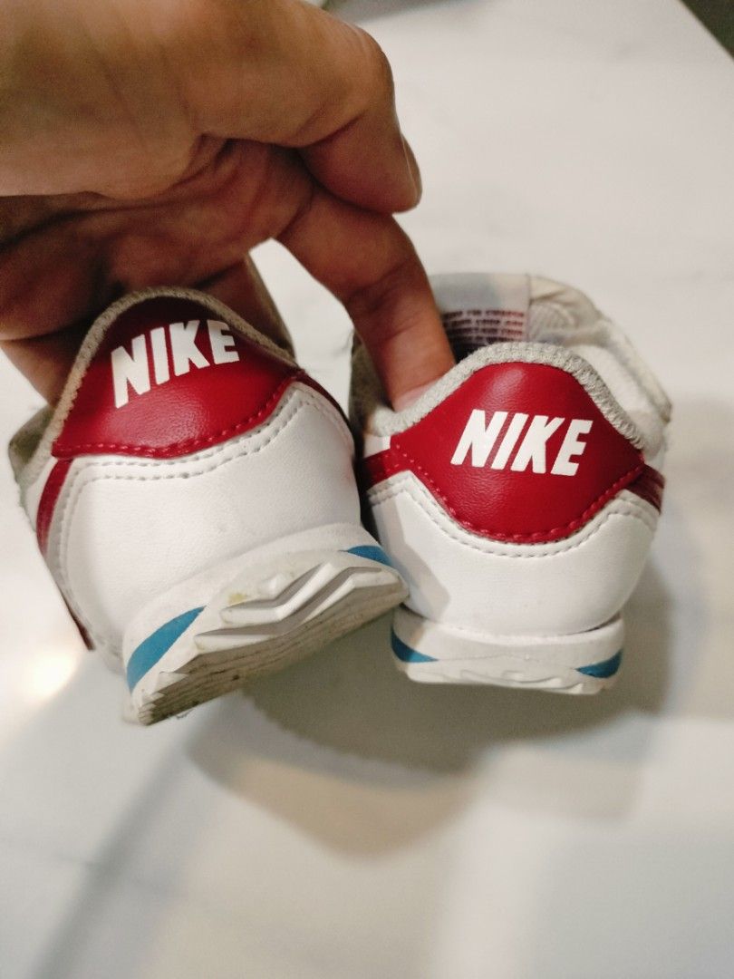 Nike Cortez Baby Shoes (Category: Babies & Kids Fashion) located in San Pedro. Submitted by andiandmommy (Listing ID 1439089942, Image 3). Description: - Authentic Nike Cortez baby shoes can ship via lalamove or j&t - good condition just needs a little cleaning.