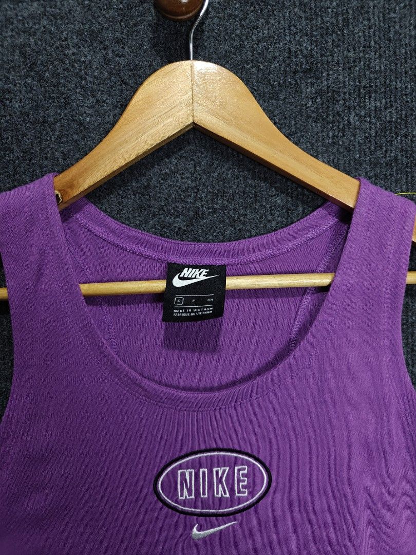 Clearance Sale ❗Nike Purple Tank Top (Category: Activewear) located in Alaminos. Submitted by epargne (Listing ID 1439086901, Image 3). Description: Nike Purple Tanktop Condition: Perfect ! Color rate: 10/10 Size: Small - Medium Measurement: ⬇️⬇️⬇️ Length' 26 'Width' 17.5 Issue: None.