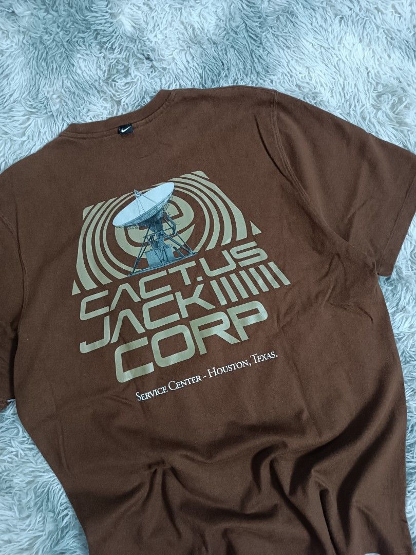 Nike x Travis Scott Cactus Jack Service Center Tee (Category: Tshirts & Polo Shirts ) located in Mandaluyong City. Submitted by retro.199x (Listing ID 1439089019, Image 3). Description: SIZE 2XL ON TAG (BEST FIT XL) WIDTH: 22.5 LENGTH: 30 EXCELLENT CONDITION.
