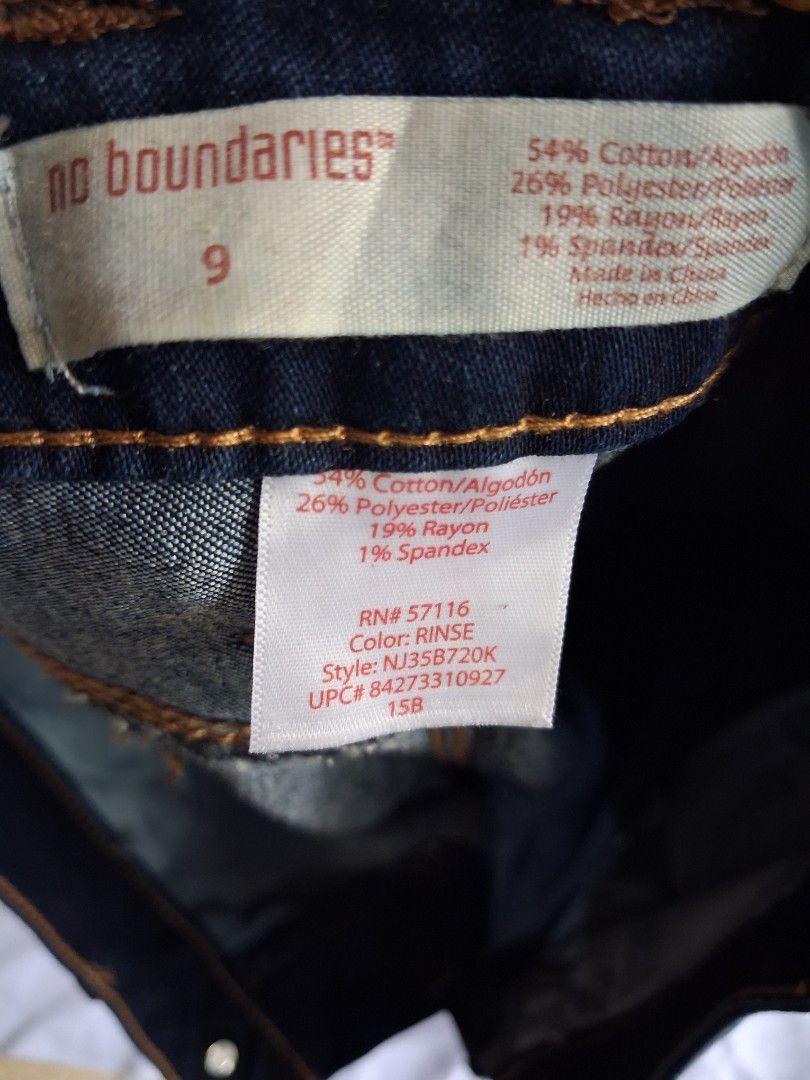 No Boundaries Dark Wash Jeans Size 9 (Category: Jeans) located in Manila. Submitted by beardedbot (Listing ID 1439103301, Image 3). Description: - No Boundaries dark wash jeans - Size 9 - Classic five-pocket design - Zip fly and button closure - Made with cotton, polyester, rayon, and spandex blend - Unique stitching detail on back pockets.