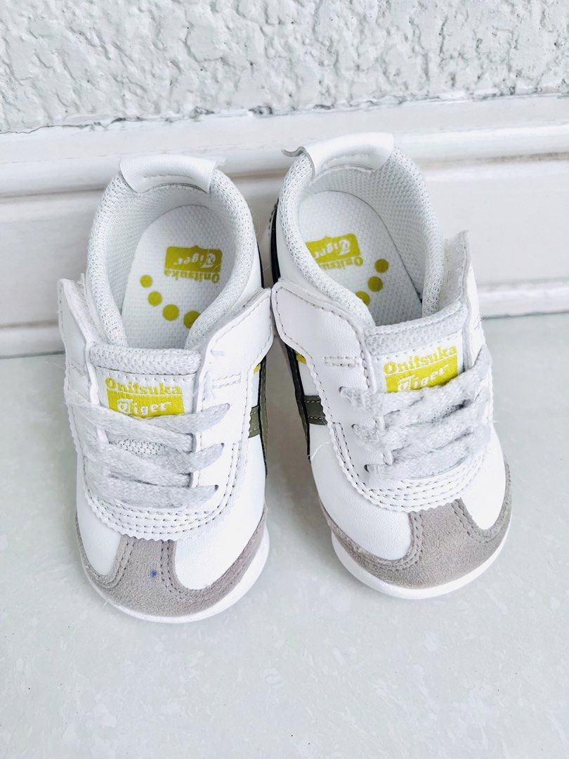 ONITSUKA Tiger Kids Mexico 66 (Category: Babies & Kids Fashion) located in Muntinlupa City. Submitted by secondemain.ph (Listing ID 1439089463, Image 2). Description: •Color: Cream rover •Size: 13CM •Inclusions: no box •photos posted (except 1st)are the actual item •Bought in Japan •RFS: outgrown - dark marks are from price sticker. Can still be removed AUTHENTICITY GUARANTEED I only sell authentic products from verified brand retailers and premi