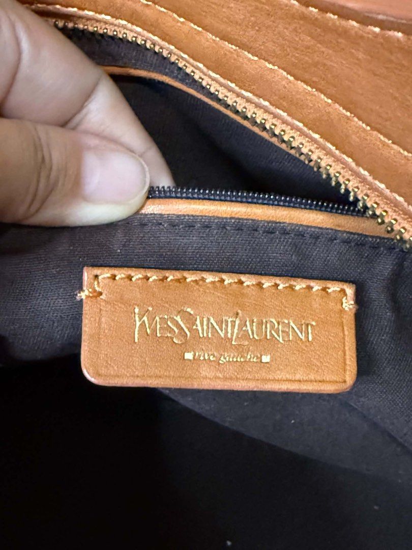 Orig - YSL Cabas Tote Bag (Category: Luxury Bags & Wallets) located in Pagadian. Submitted by lightbagelyas (Listing ID 1439161836, Image 3). Description: YSL Cabas ChYC Tote Bag Coded Made in Italy Sheepskin Leather Gold Brass Hardware Ysl under zip Issue - likod check last pic Over all goods na goods.