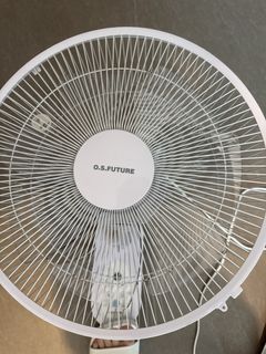 （分類：）位於 。 由 dezznutss 提交（商品編號 1439146568，圖片 1）。簡介： 。