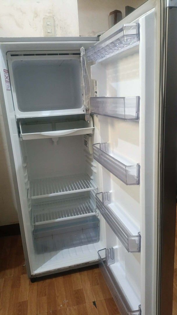 Panasonic Inverter Refrigerator (Category: Refrigerators and Freezers) located in Pasig City. Submitted by treb17 (Listing ID 1439198497, Image 2). Description: - Panasonic inverter refrigerator - Silver finish - Top freezer design - Multiple shelves and door compartments - In very good working condition Minor issues: freezer cover is broke chiller cover is broke fridge light sometimes doesn't open little scratches RFS: Upgraded to 2 doors and bi