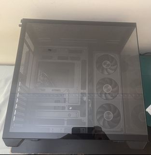 PC Case with Tempered Glass Side Panel464973281719101440