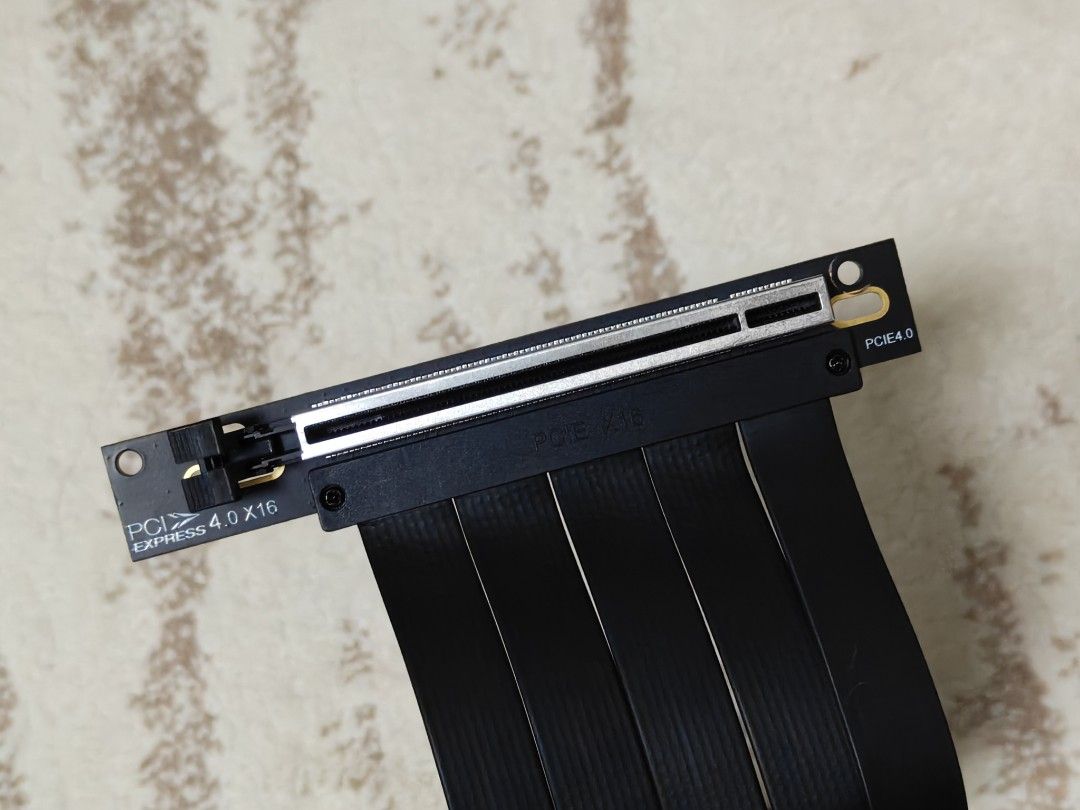 PCIe 4.0 x16 Riser Cable460507461956423681