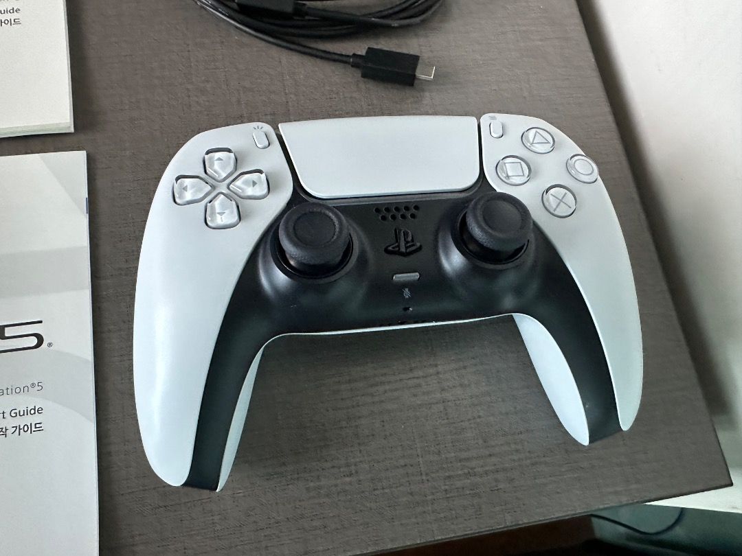 PlayStation 5 Slim Disc Edition (Category: PlayStation) located in Quezon City. Submitted by tobygabriel.696 (Listing ID 1439144299, Image 3). Description: - PlayStation 5 console - Includes DualSense wireless controller - All original accessories included - Comes with original box and documentation - Color: White and Black - Includes power cable - Includes USB cable.