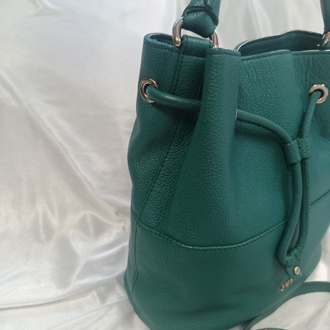 Preloved FURLA Bucket Bag (Category: Shoulder Bags) located in Manila. Submitted by rnegosa1522 (Listing ID 1439127344, Image 3). Description: ORIGINAL In very good condition MOP: GCash MOD: J&T, LBC, Lalamove.