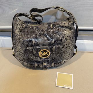(Category: ) located in . Submitted by shop.arrival (Listing ID 1439220772, Image 1). Description: .