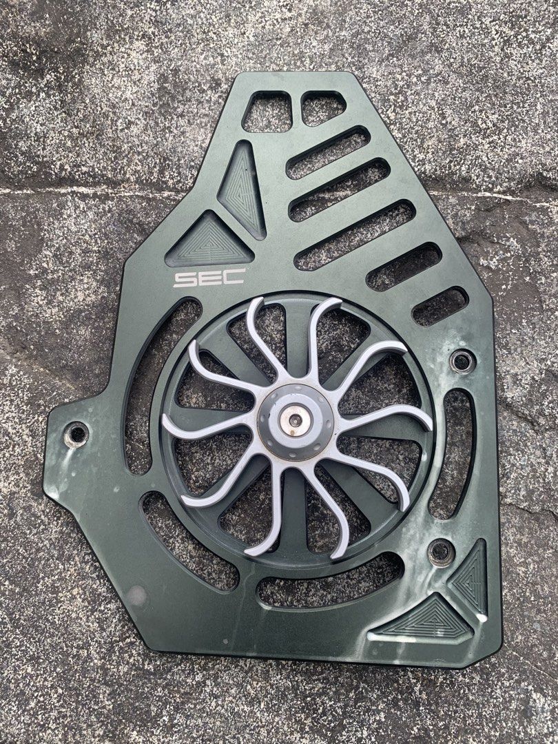 SEC RADIATOR COVER FOR HONDA CLICK 125 (Category: Body Parts and Accessories) located in Mabini. Submitted by jeyheem (Listing ID 1439209039, Image 1). Description: - SEC Radiator Cover for Honda Click 125 - Issue: No bolts - Stylish design - Enhances bike aesthetics - Meetup available in Alaminos City.