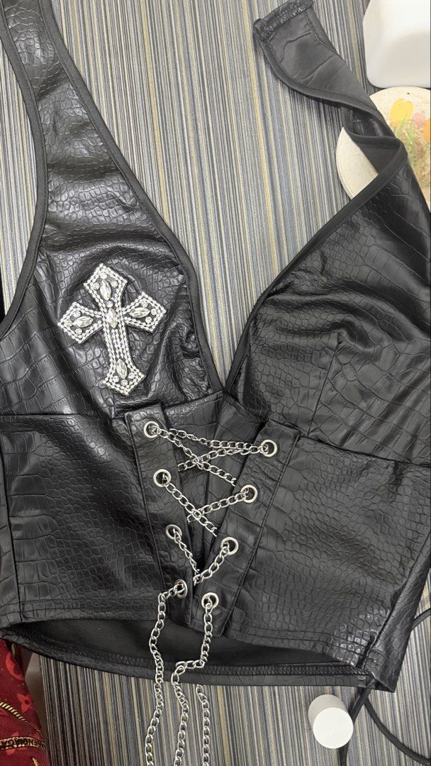 SHEIN GRUNGE Y2K GOTH ROCK COORDINATES HALTER (Category: Sets or Coordinates) located in Manila. Submitted by notchikachu (Listing ID 1439237608, Image 2). Description: Bought for 900+ Brand new still with tag RFS: wrong size Size: Small-Med.