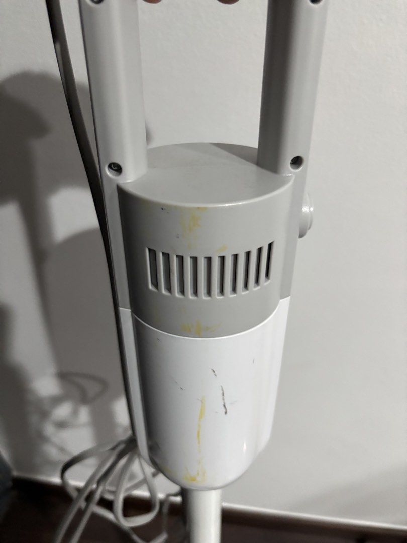 Simplus Corded Vacuum Cleaner (Category: Vacuum Cleaner & Housekeeping) located in Singapore. Submitted by greillz (Listing ID 1439070178, Image 3). Description: - Simplus corded vacuum cleaner - Tested and working - Includes filter - Corded for continuous power - Perfect for quick cleanups.