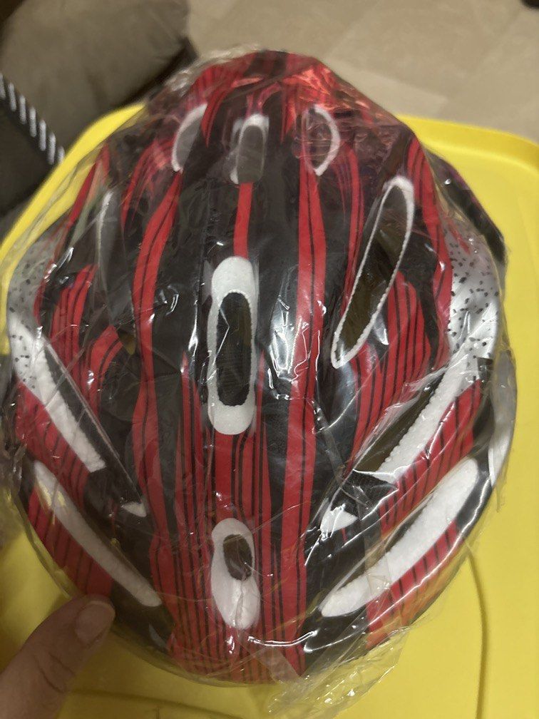 Sports helmet red (Category: Bicycles) located in Manila. Submitted by vintageaccessories (Listing ID 1439213327, Image 1). Description: .