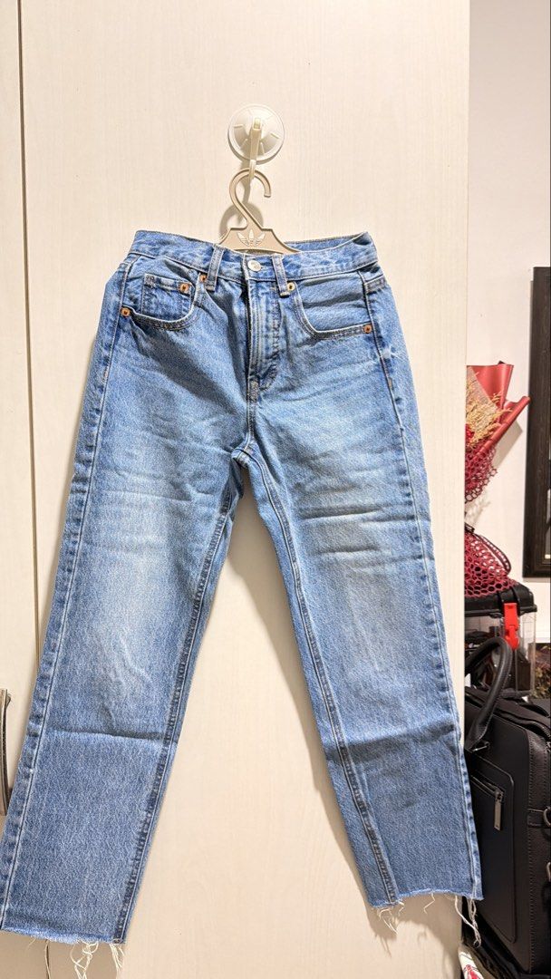 Stradivarius pants (Category: Jeans) located in Mandaluyong City. Submitted by cdvcdv (Listing ID 1439232373, Image 1). Description: Stradivarius pants Super super nice Size 32.