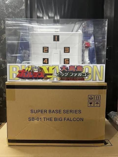Super Base Series SB-01 The Big Falcon (Category: Vehicle & Diecast Models) located in Manila. Submitted by atoyzky (Listing ID 1439182441, Image 3). Description: - Super Base Series SB-01 The Big Falcon - Includes base station with multiple vehicle compartments - Complete set with all vehicles - Features Super Base Series branding on the box.
