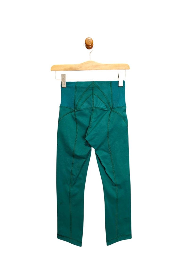 Clearance Sale ❗Teal Lululemon Exquisite Crops in Forage Teal (Category: Activewear) located in Alaminos. Submitted by epargne (Listing ID 1439090931, Image 1). Description: Teal Lululemon Exquisite Crops in Forage Teal. Condition: Perfect ! Color rate: 10/10 Size: Small Measurement: ⬇️⬇️⬇️ Waistline' 26-28 'Length' 30 Issue: None.