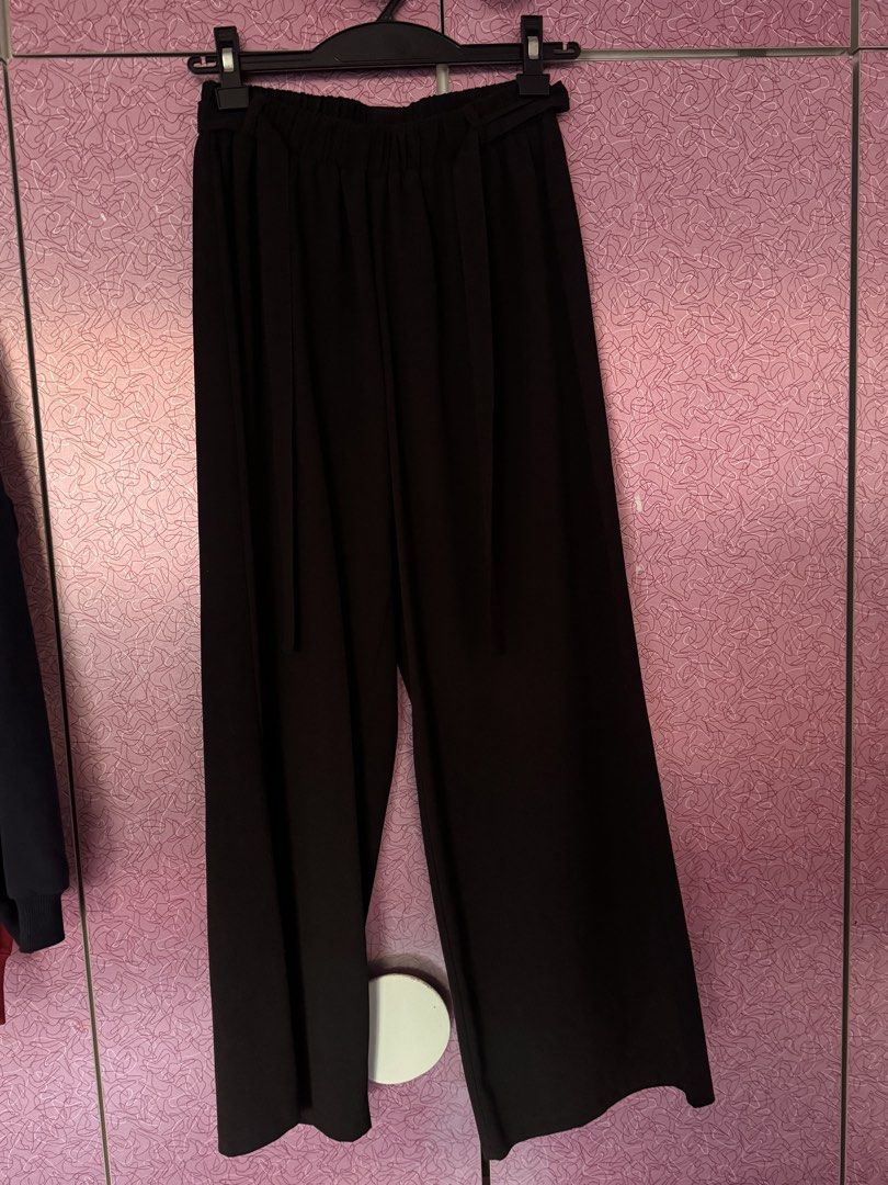 The Landmark Poly Crepe Black Pants (Category: Other Bottoms) located in Las Pinas. Submitted by sadiembv (Listing ID 1439209417, Image 1). Description: - Landmark Black Poly Crepe Pants - Wide-leg design - Elastic waistband with tie - Size: FS - Original Price: P1,195.00 - Comfortable and stylish.