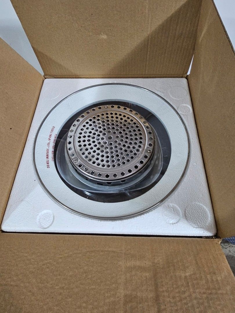 Turbo convection oven (Category: Other Kitchenware & Tableware) located in Caloocan City. Submitted by rm.diaz (Listing ID 1439081626, Image 3). Description: - Kyowa Turbo Convection Oven (Model KW-3901) - 6-in-1 cooking functions: Roast, Bake, Steam, Fry, Toast - Features a tempered glass pot - Designed for healthy cooking with low fat and less oil - Includes all original accessories.
