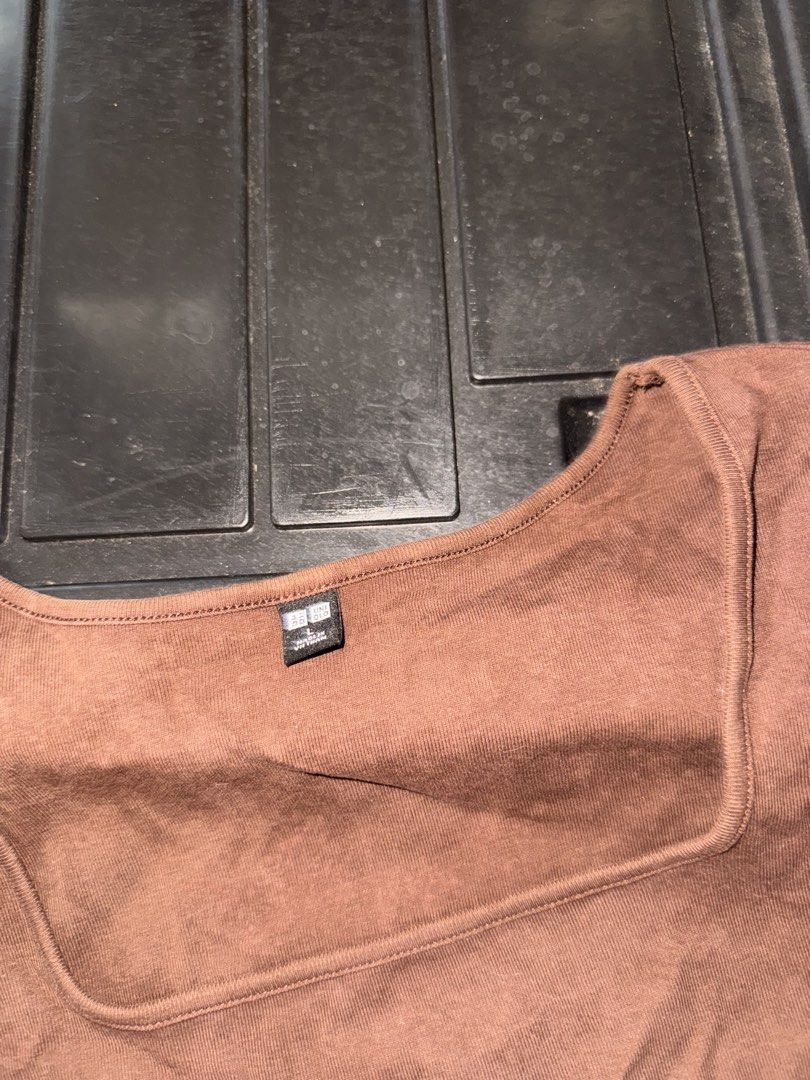 Uniqlo Brown Squareneck Crop Top (Category: Shirts) located in Antipolo. Submitted by mayadcx (Listing ID 1439131206, Image 2). Description: 🌟 super low listed price because these items all came from storage (please limit yout expectations!) 🌟 they all just need a good wash (but I cant wash all of these agad so might as well sell them as is nalang 🥲) 🌠 has signs of use and storage 🌠 runs small, best fits medium frames 🌠 loc: antipolo city, 