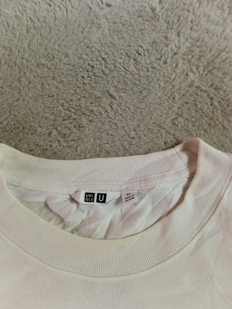 Uniqlo Pocket Long-sleeves (Category: Tshirts & Polo Shirts ) located in Rizal,Palawan. Submitted by vansellclothes (Listing ID 1439233828, Image 2). Description: .