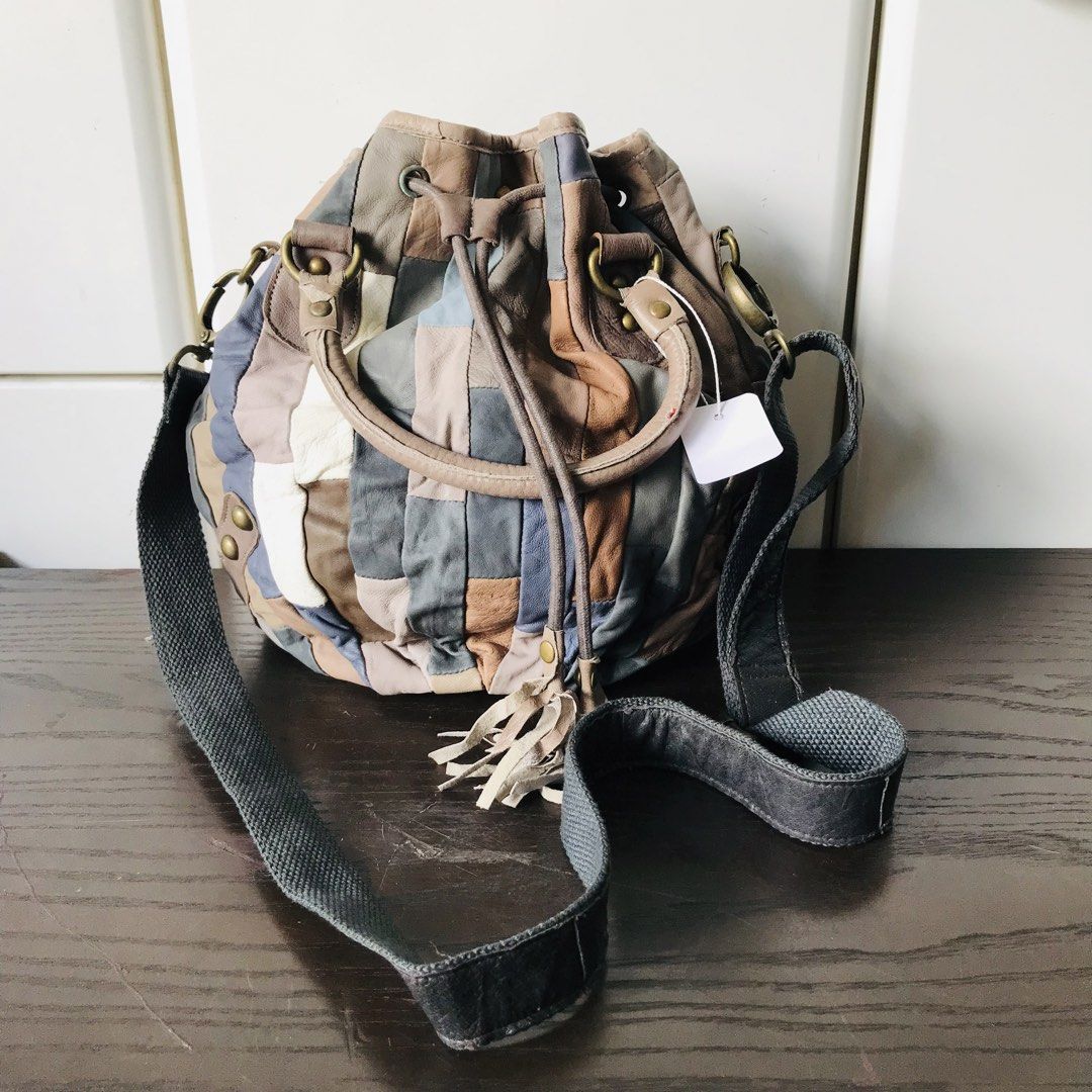 VINTAEGE LA MONTAGNA BLU NO. 4 PATCHWORK LEATHER BUCKET BAG (Category: Cross-body Bags) located in Baao. Submitted by all.things.japan (Listing ID 1439163249, Image 3). Description: Patchwork Bag.