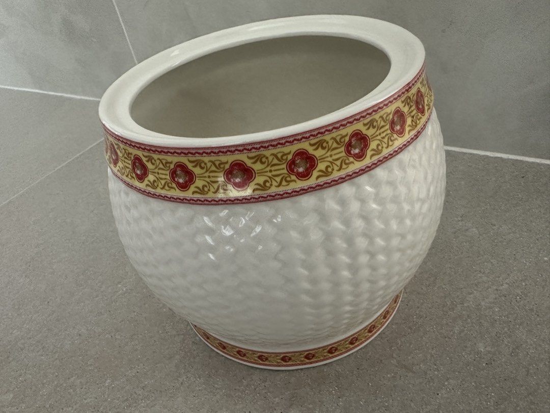 Vintage Ceramic Jar with Lid460016436348856323