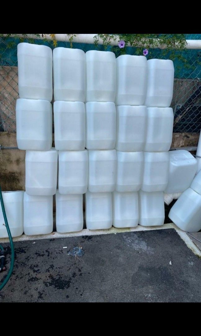 White Plastic Jerrycans460222367207280642