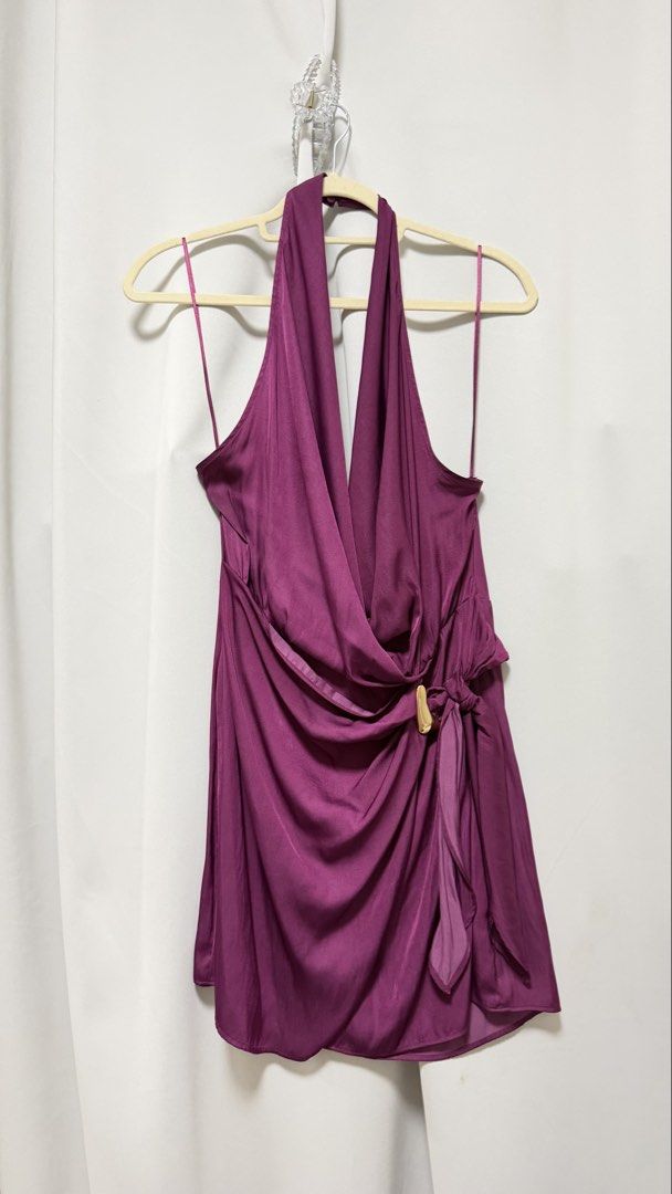 Zara Halter Knot Mini Dress (Category: Dresses) located in Mandaluyong City. Submitted by camiwears (Listing ID 1439213248, Image 3). Description: .