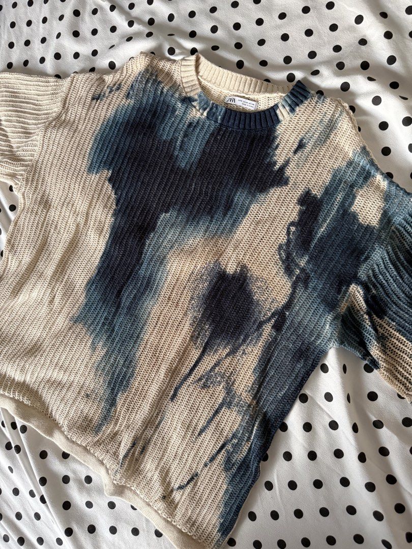 Zara Tie-dye Knit Sweatshirt (Category: Tshirts & Polo Shirts ) located in Quezon City. Submitted by kyudotcom (Listing ID 1439162498, Image 1). Description: - Zara tie-dye sweater - Blue and beige color - Crew neck - Relaxed fit - Size M but runs small - Knit material - Made in China.