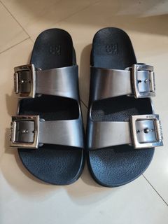(Category: ) located in . Submitted by znithcloset (Listing ID 1439070978, Image 1). Description: .