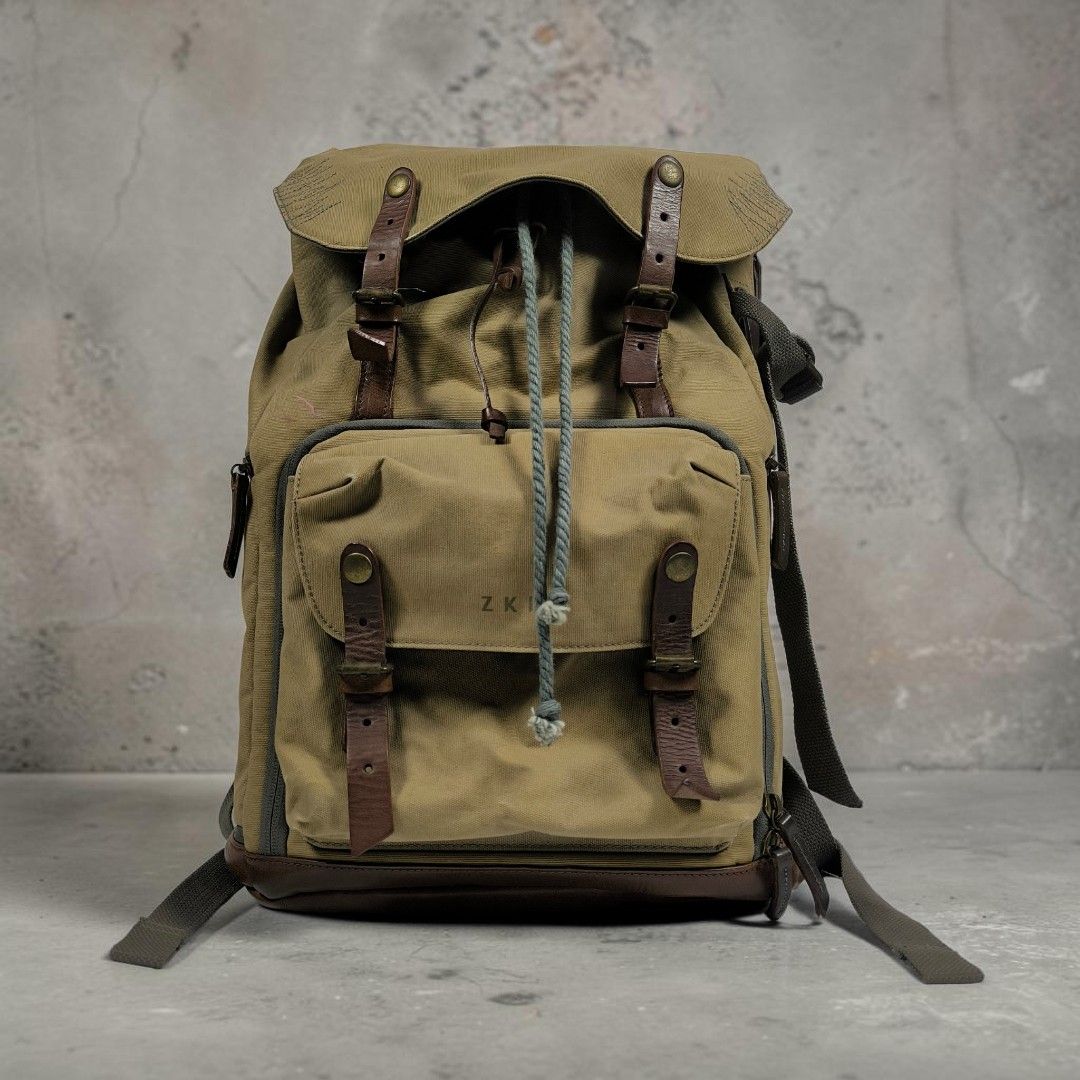 Zkin Yeti Camera backpack Z2602 canvas (Category: Backpacks) located in Urbiztondo. Submitted by unperfectly.bin (Listing ID 1439224597, Image 1). Description: Click the link below for other details and feature: https://www.photoreview.com.au/reviews/accessories/zkin-yeti-camera-backpack/.