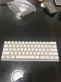 White Mechanical Keyboard466297409787013120