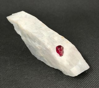 （分類：）位於 。 由 jade.cabinet 提交（商品編號 1439303238，圖片 1）。簡介： 。