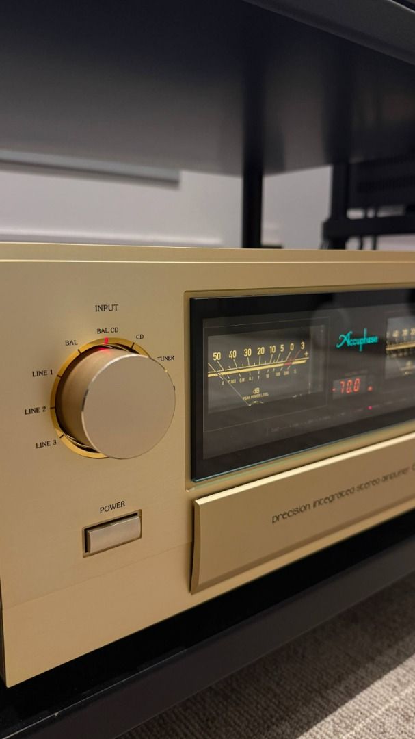 Accuphase E5000461044560367472641