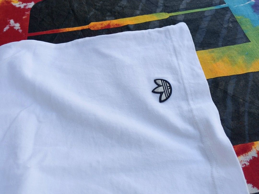 ADIDAS CASUAL SPORTS (Category: Tshirts & Polo Shirts ) located in Manila. Submitted by mysamieeee (Listing ID 1439366587, Image 3). Description: Dimes : 32x 30 Medium to Large Color rate : 9.8/10 MOP : GCASH GOTYME BANK TRANSFER COURIER : JNT.