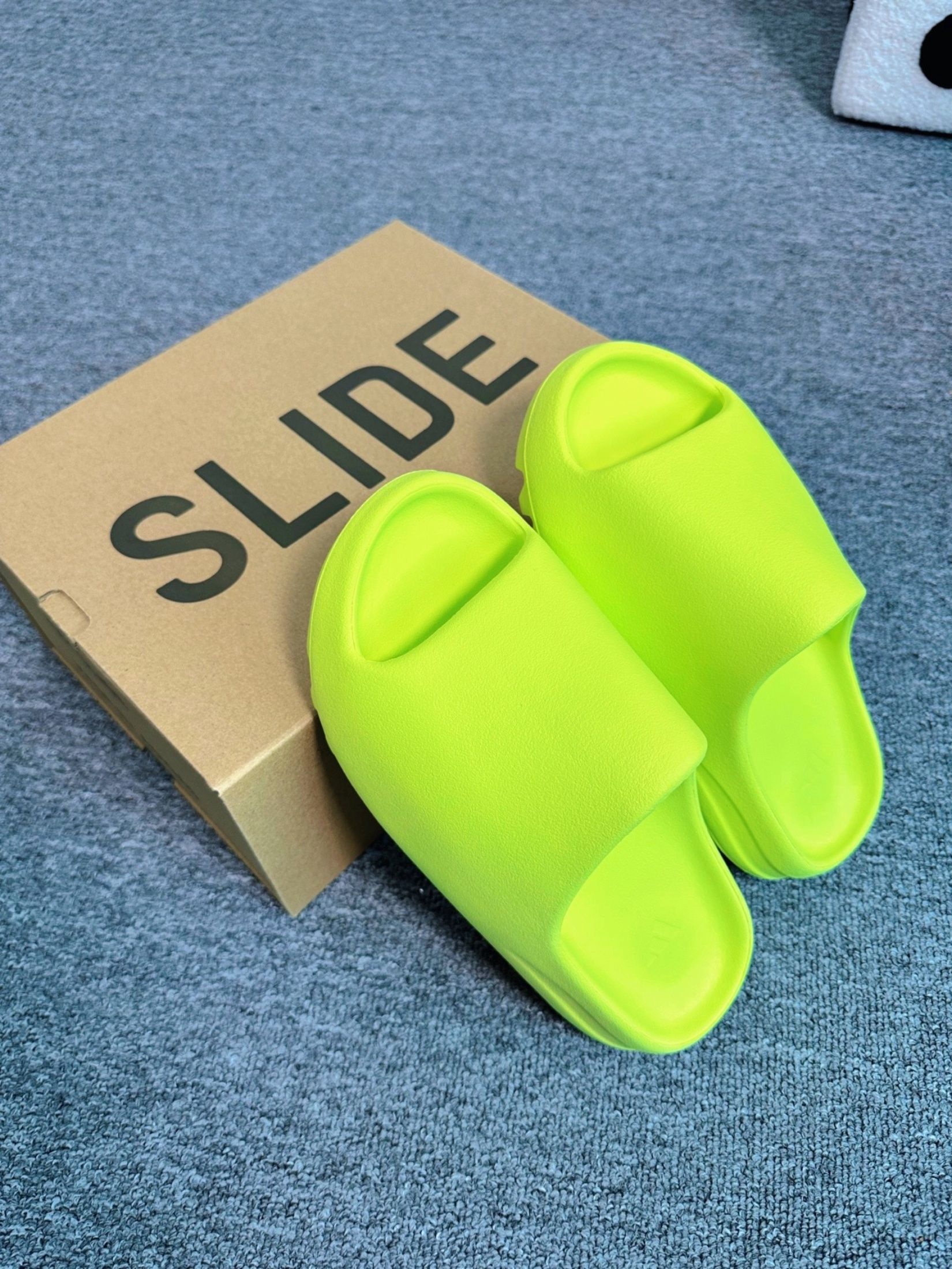 adidas Originals Yeezy Slide Trendy and Slip-on Sandals in Apple Green (Category: Sneakers) located in Singapore. Submitted by noosilverbear (Listing ID 1439280918, Image 3). Description: 🎯 Today's Pick Adidas · adidas Originals Yeezy Slide Trendy and Slip-on Sandals in Apple Green New | Free Ship | COD | 3-Day Confirm 📲 Chat to order.