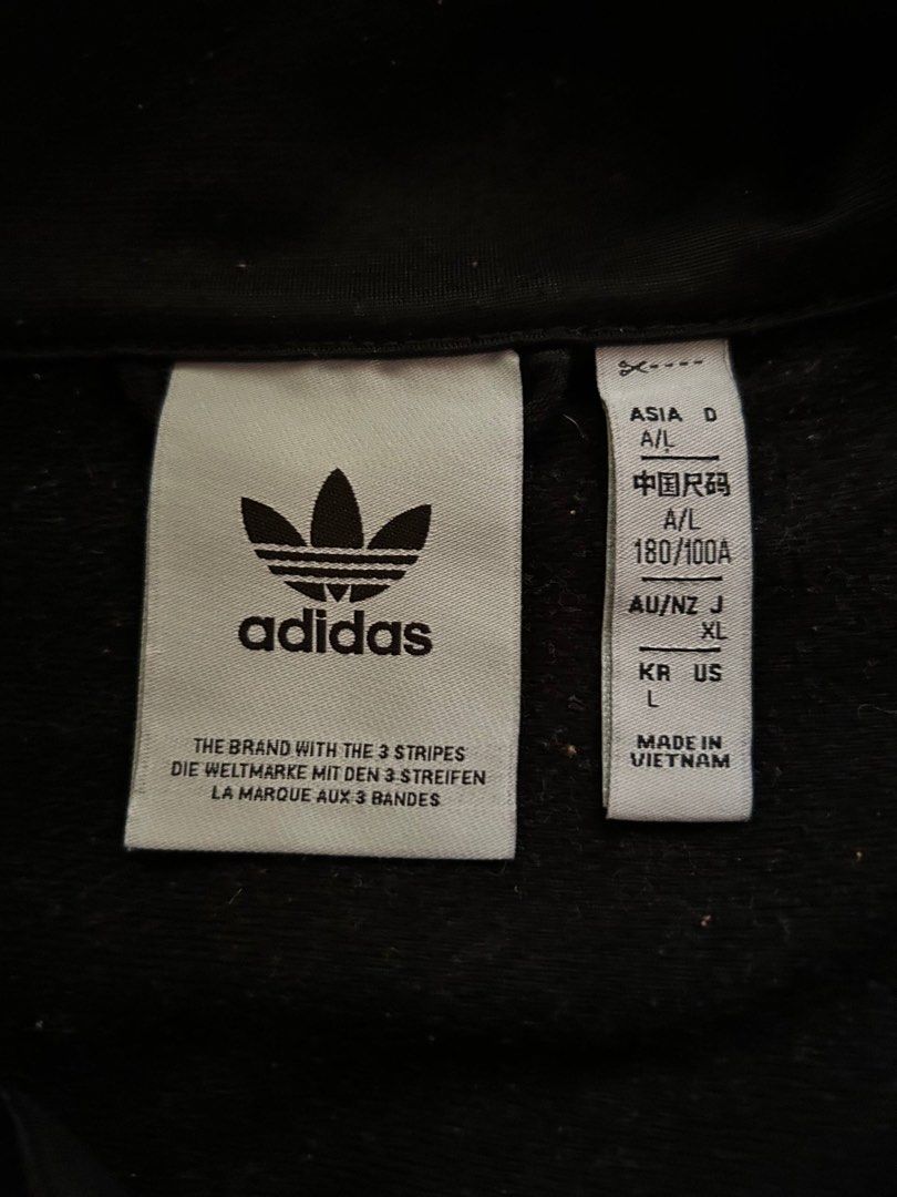Adidas Track Jacket (Category: Coats, Jackets and Outerwear) located in Manila. Submitted by labrhinth (Listing ID 1439334513, Image 2). Description: Authentic Good as new No issue Get niu na pm lng pls.