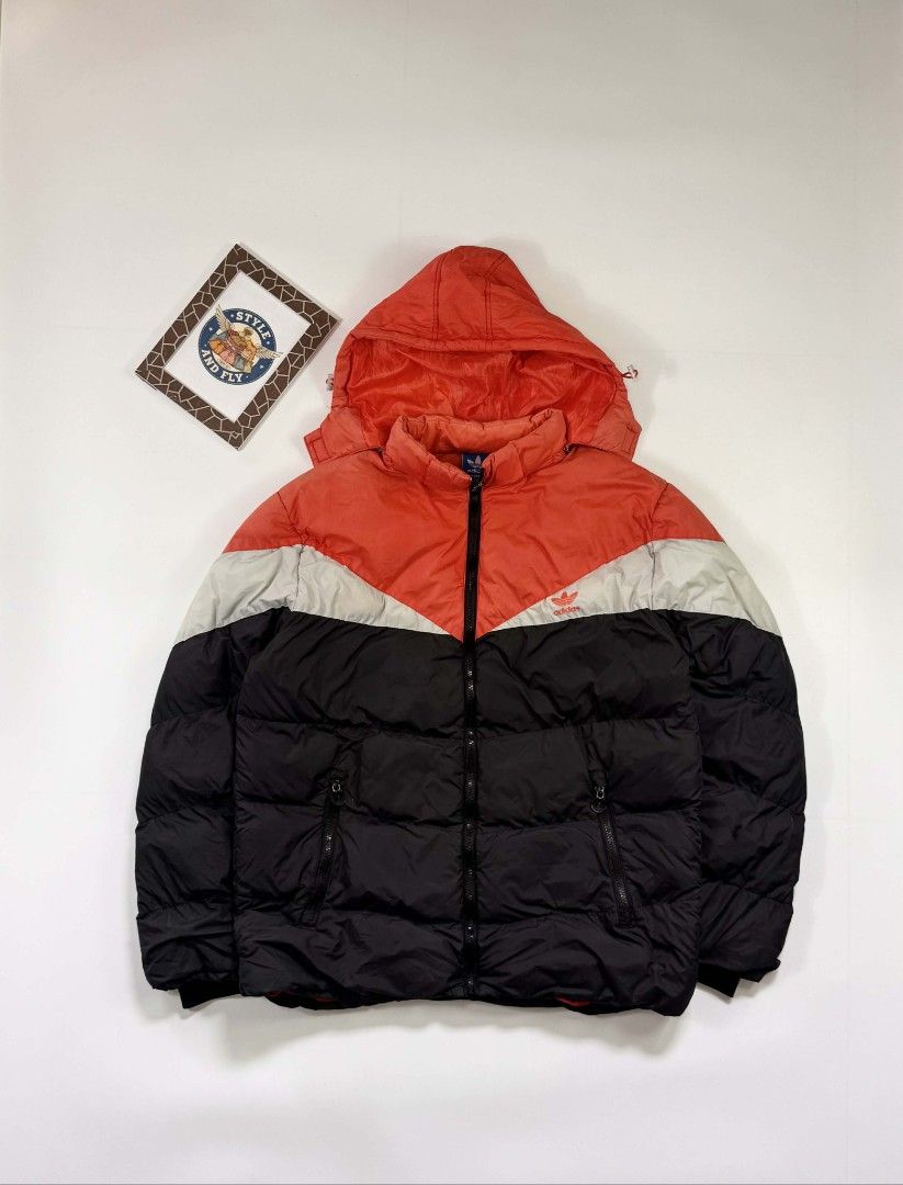 Adidas vintage puffer tritone (Category: Activewear) located in Manila. Submitted by styleandfly191238 (Listing ID 1439256184, Image 1). Description: dimes length 28 width 25 issue none condition good as new complete tags and authentic fav piece good fittings color rate 10/10 unli vc and vouch to check item and your safety dm me for more inquiry.