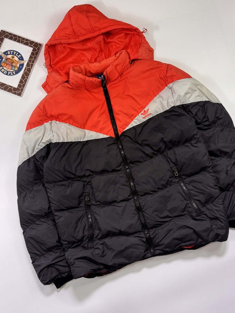 Adidas vintage puffer tritone (Category: Activewear) located in Manila. Submitted by styleandfly191238 (Listing ID 1439256184, Image 2). Description: dimes length 28 width 25 issue none condition good as new complete tags and authentic fav piece good fittings color rate 10/10 unli vc and vouch to check item and your safety dm me for more inquiry.