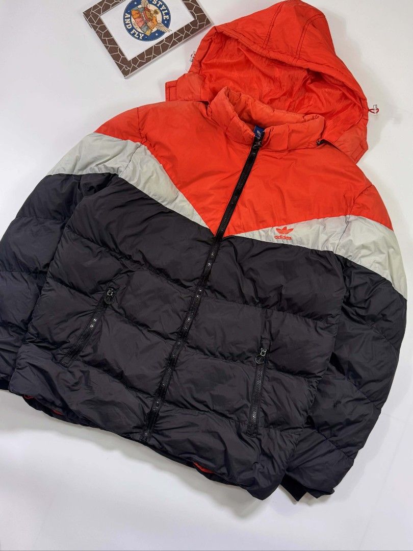 Adidas vintage puffer tritone (Category: Activewear) located in Manila. Submitted by styleandfly191238 (Listing ID 1439256184, Image 3). Description: dimes length 28 width 25 issue none condition good as new complete tags and authentic fav piece good fittings color rate 10/10 unli vc and vouch to check item and your safety dm me for more inquiry.