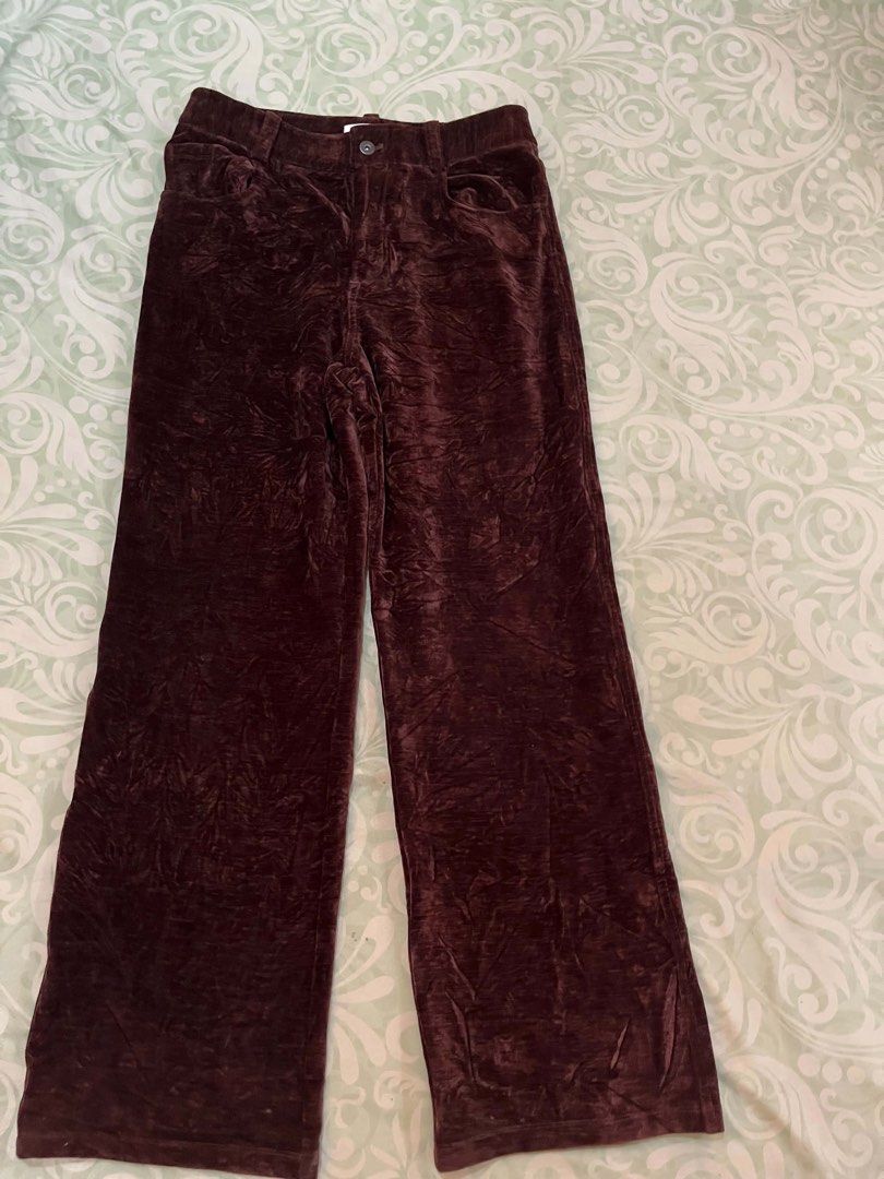 Alessandropaccuci Velvet Pants (Category: Other Bottoms) located in Batangas. Submitted by gavsandrix (Listing ID 1439342147, Image 3). Description: - Alessandropaccuci velvet pants - Wide-leg design - Rich burgundy color - Made with polyester and spandex - Size: 165/76A - Made in China Size 32 via tape measure .