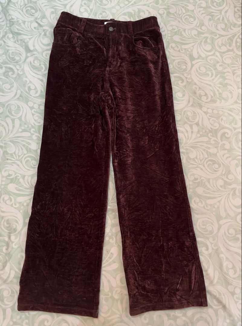 Alessandropaccuci Velvet Pants (Category: Other Bottoms) located in Batangas. Submitted by gavsandrix (Listing ID 1439342147, Image 1). Description: - Alessandropaccuci velvet pants - Wide-leg design - Rich burgundy color - Made with polyester and spandex - Size: 165/76A - Made in China Size 32 via tape measure .